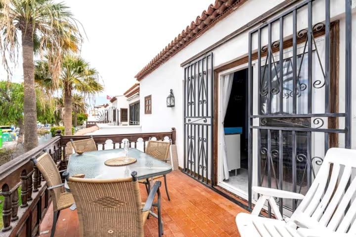 Playa Montana Amarlla,pools,wifi Apartment